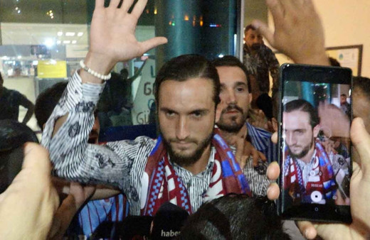 Trabzonspor’lu Yusuf Yazıcı, Fransa’ya coşkuyla uğurlandı