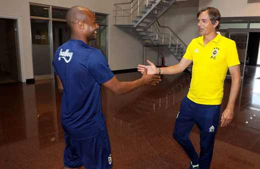 Andre Ayew Cocu'nun yanına gidiyor