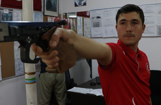 Baba tavsiyesiyle başladı şimdi rekorlar kırıyor hedeflediğini indiriyor