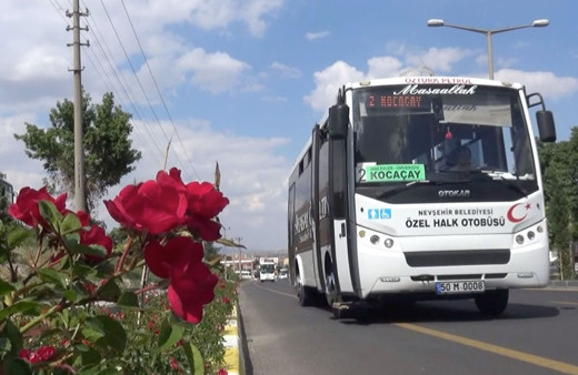 Otobüs şoförlerinden örnek davranış 3 yetim çocuğun yüzleri güldü