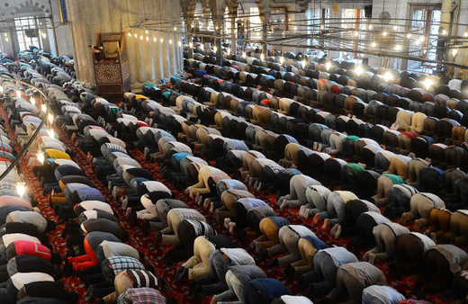 Hacet namazı nasıl kılınır Kadir gecesi 4 rekatlık hacet namazı kılınışı