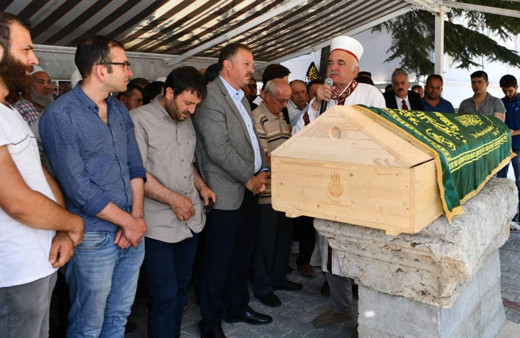 Sütçüler Belediye Başkanı Mustafa Üstün son yolculuğuna uğurlandı