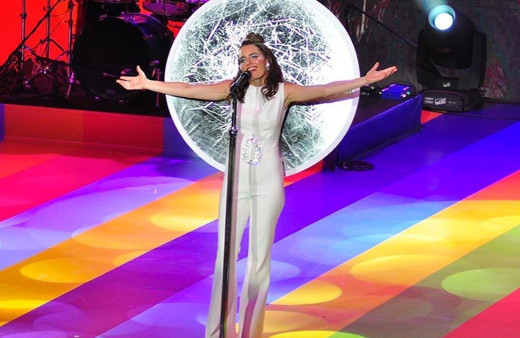 Gözyaşlarını tutamadı Nil Karaibrahimgil'in sahneye çıkan oğlu herkesi şaşırttı