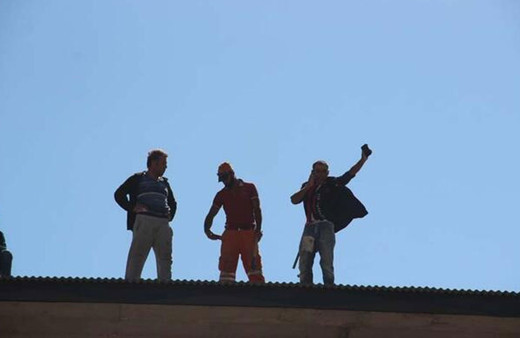 Paraları eksik yatan işçiler intihara kalkıştı