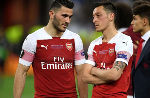 Mesut Özil ve Kolasinac, kadro dışı bırakıldı