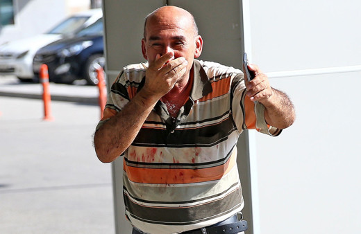 Acemi kasaplar iş başında! Kendi kulağını kesen bile var