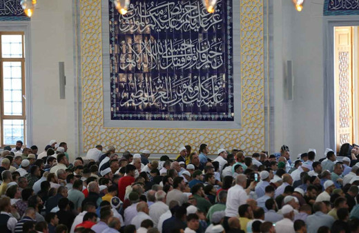 Büyük Çamlıca Camisinde ilk Kurban Bayramı namazı