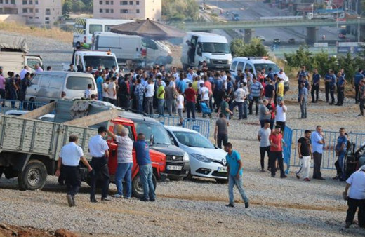 Kadıköy'de kurban gerginliği! Vatandaşlar ile zabıtalar birbirine girdi