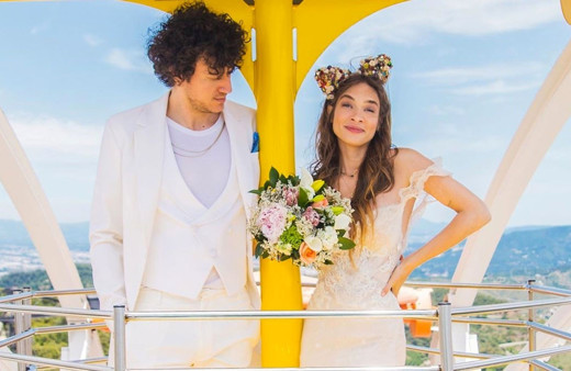 Hamile Müge Boz'un bikinili pozları olay yarattı sosyal medya tartışma konusu oldu