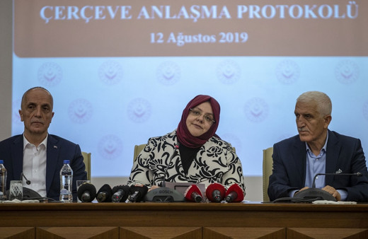 Hükümet ile kamu işçileri zamda uzlaştı