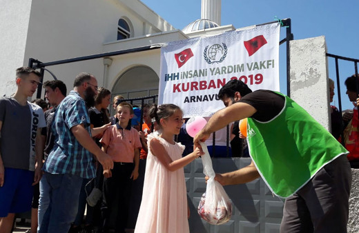 İHH İnsani Yardım Vakfı 93 ülkedeki ihtiyaç sahiplerine kurban eti ulaştırdı