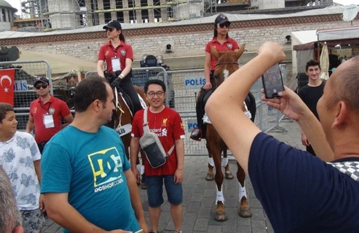 İngilizler atlı polislerimize hayran kaldı!