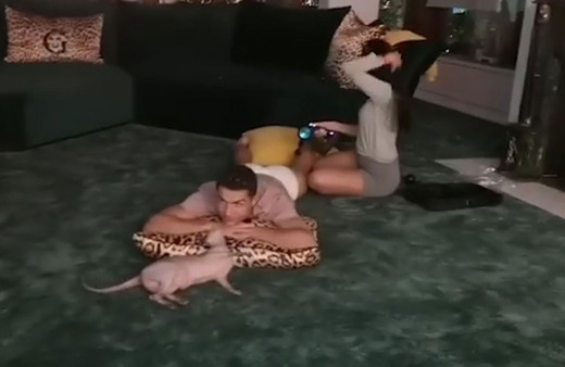 Ronaldo UEFA Süper Kupa finalini izledi Georgina Rodriguez'e masaj yaptırdı