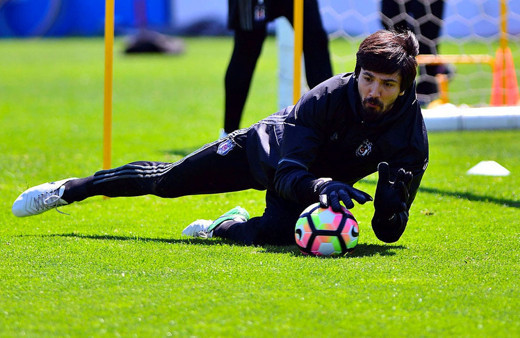 Beşiktaş'ta son çare Tolga Zengin