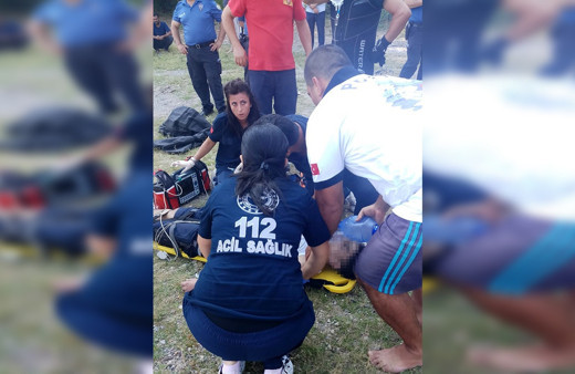 Adana'da bir genç serinlemek için girdiği gölde boğuldu