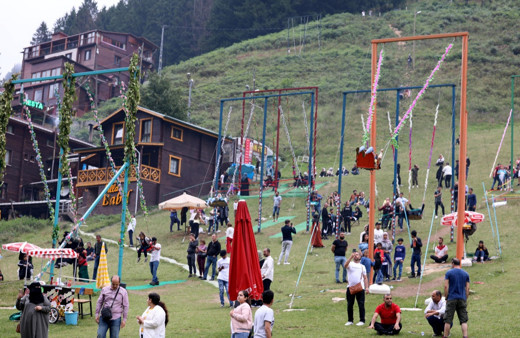 Son günlerde çok tartışılıyordu! Ayder'deki salıncaklar kaldırılıyor