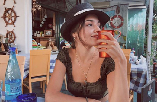 Hande Erçel'in son paylaşımı yüz binlerce beğeni aldı