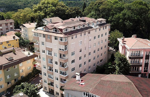 Çökme tehlikesindeki 9 katlı binaya tahliye