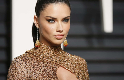 Top model Adriana Lima'nın paylaşımı olay oldu: Türk yok mu hiç?