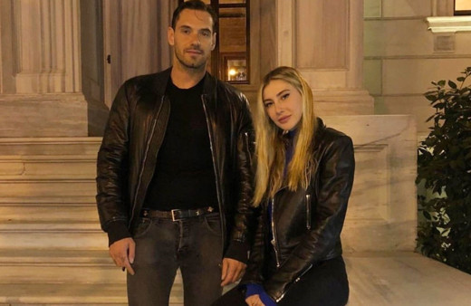 Şeyma Subaşı'nın bebek bombası patladı fotoğrafındaki detay takipçilerini heyecanlandırdı