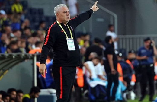 Kadıköy'de ilk maç öncesi gerginlik çıktı!