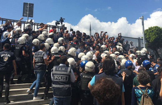 Çağlayan Adliyesi önünde avukatların kayyım protestosu ortalık karıştı