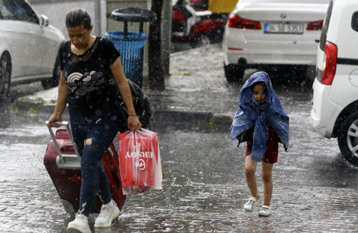 Antalya için korkutan uyarı! Alarm verildi 3 ilçede okullar tatil edildi