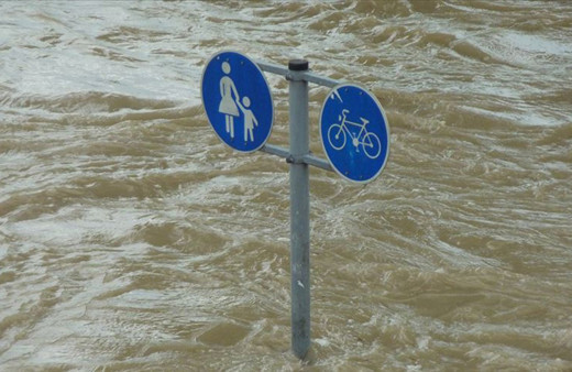 Çin sel felaketleriyle imtihan veriyor! En az 200 ölü