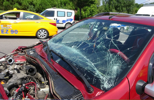 Pendik’te 4 araç birbirine girdi: 3 yaralı