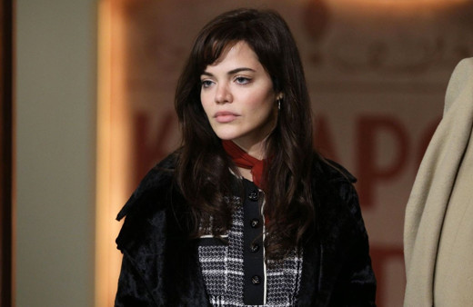 Bir Zamanlar Çukurova'nın Züleyha'sı kırmızı elbisesiyle sosyal medyada olay oldu