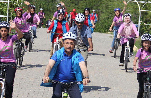 Fuat Oktay Ahi Evran Gençlik Kampı'nda