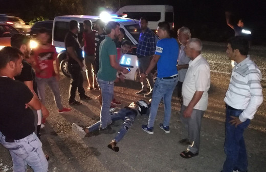 Hatay'da pikabın arkasına asılan çocuk kaza geçirdi