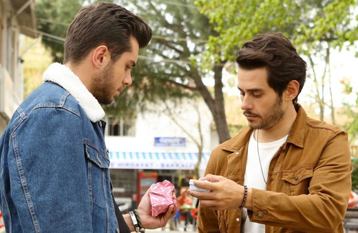 TRT 1'in sevilen dizilerinde flaş transfer Kalk Gidelim'den ayrılıp Vuslat'a dahil oldu