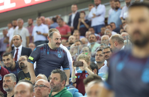 Varank ve Turan Trabzonspor tribününde