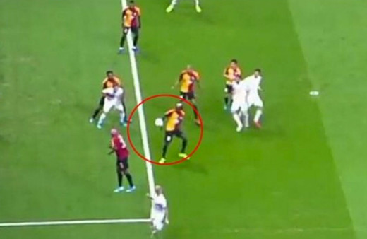 G.Saray maçında penaltı tartışması! Toroğlu bakın ne dedi?