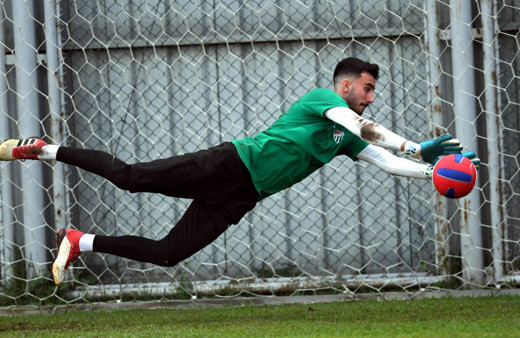 Bursaspor'un genç yıldızı Muhammed Şengezer'e dev talip! Tam 16 milyon TL deniyor