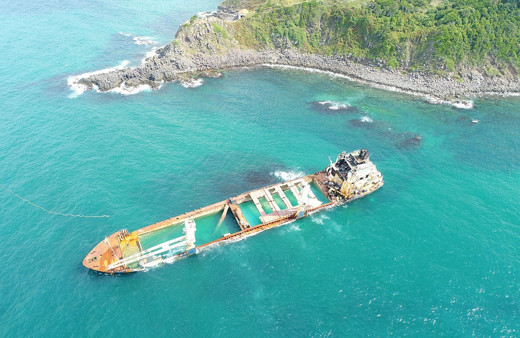 İstanbul Şile'de terk edilen gemiden yakıt sızıntısı iddiası