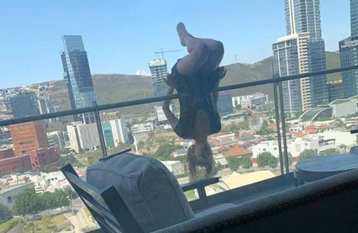 Meksika'da balkondan düşen kadının mucizevi kurtuluşu!