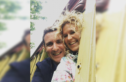 Ödüllü müzisyen çifttin uçağı düştü! Bebekleri ile birlikte öldüler