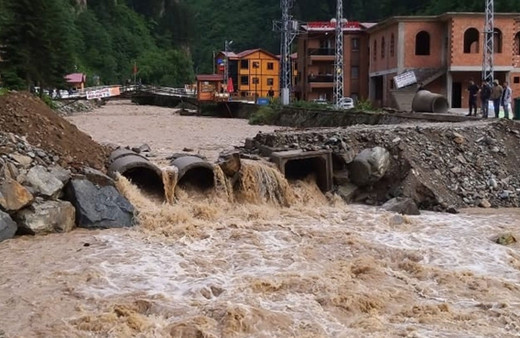 Trabzon'da mahsur kalan 3 kişi kurtarıldı