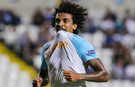 Marsilya taraftarı Luiz Gustavo'ya veda ediyor