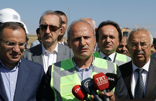 Bakan Turhan İstanbul İzmir otobanını kullanan araç sayısını açıkladı