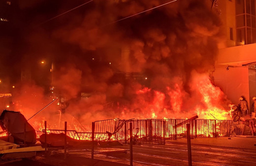 Hong Kong protestolarına sert müdahale