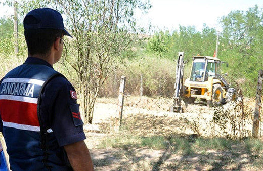 Tekirdağ Malkara’daki bir evin bahçesinde 500 kilo altın aranıyor