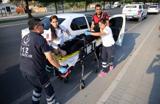 Adana'da eşiyle tartışan hamile kadın kendini otomobilden attı