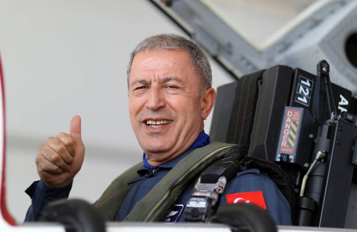 Bakan Hulusi Akar pilot koltuğuna geçip Ege semalarında uçtu Yunanlar çıldıracak