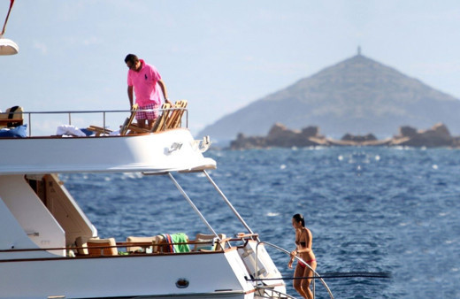 Beşiktaş Kulüp Başkanı Fikret Orman'ın teknesini çalıp mülteci kaçırdılar