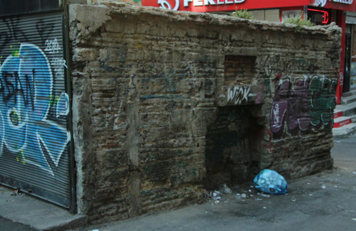 İstanbul'da Mimar Sinan çeşmesini restorasyon yapacağız diye yıktılar