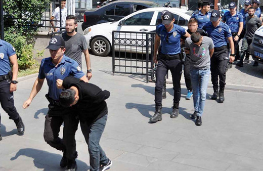 Cezaevi firarisini hastaneden kaçırmak isteyen 7 şüpheli adliyede