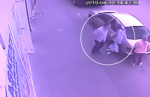 Sevgilisi bıçakladı ölümden esnaf kurtardı